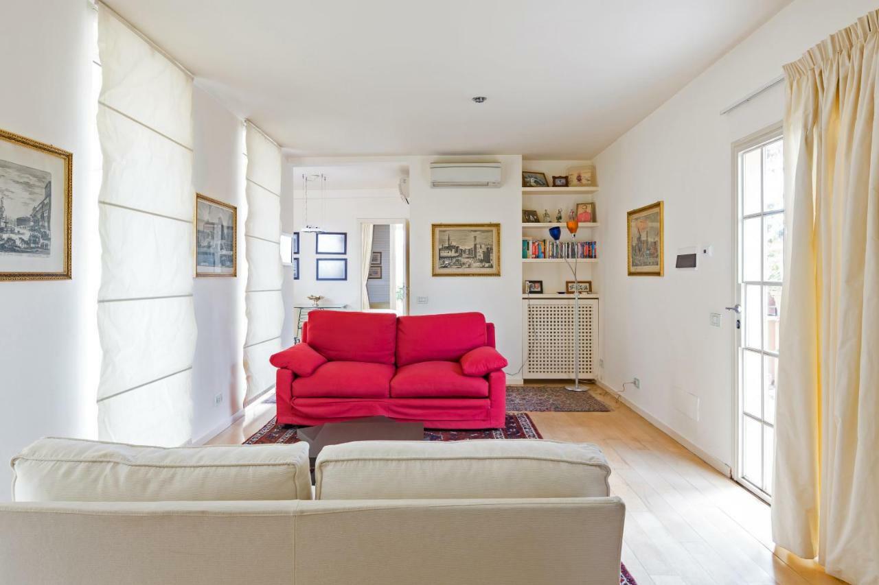 Ginnasi Palace Penthouse Apartment